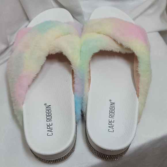 Cape Robbin Spotty Furry Slippers - Picture 5 of 9